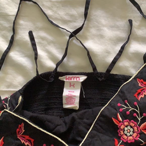 🌸🌺Embroidered low back baby doll top🌺🌸 - Picture 3 of 6